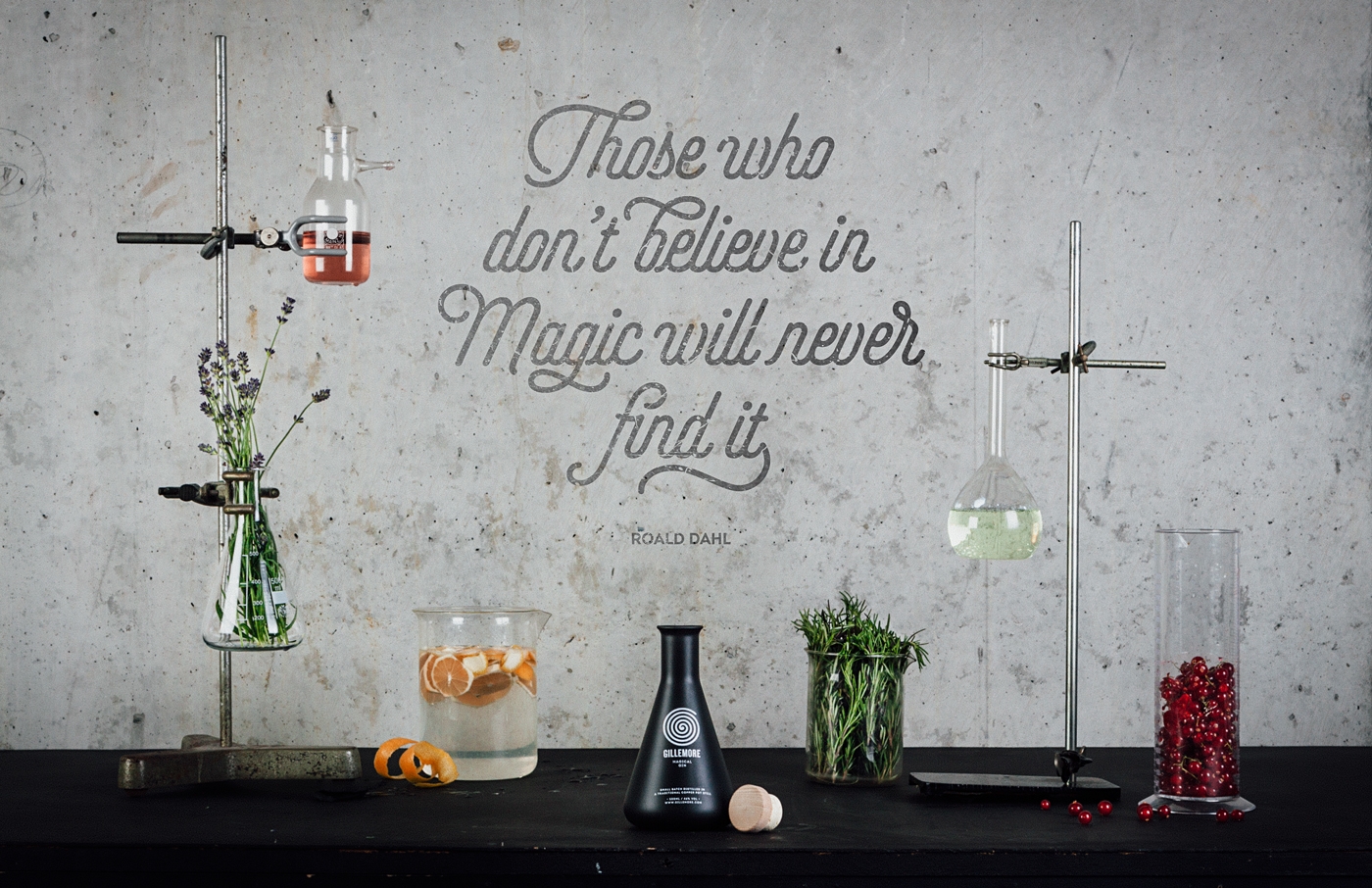 神奇松子酒瓶型包裝設(shè)計，全新視覺體驗