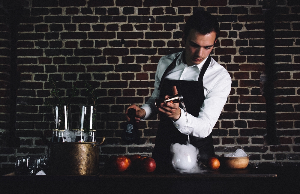 神奇松子酒瓶型包裝設(shè)計，全新視覺體驗