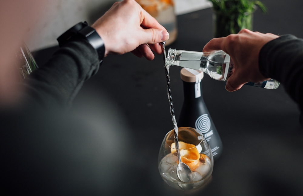 神奇松子酒瓶型包裝設(shè)計，全新視覺體驗