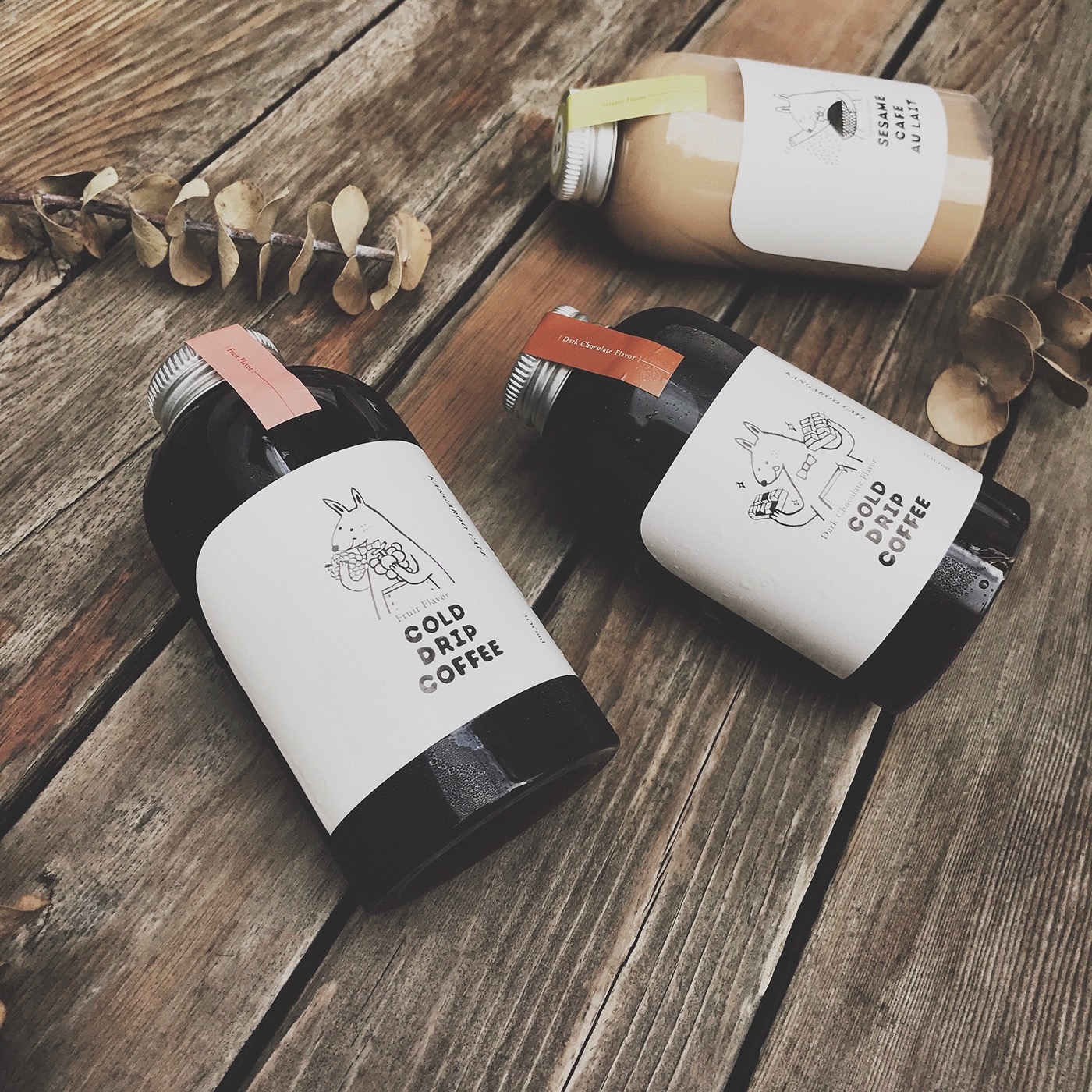 黑巧克力、水果風(fēng)味、芝麻歐蕾三種不同的咖啡包裝設(shè)計(jì)