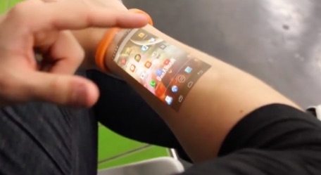 直接在手臂上玩手機？|科技產品設計